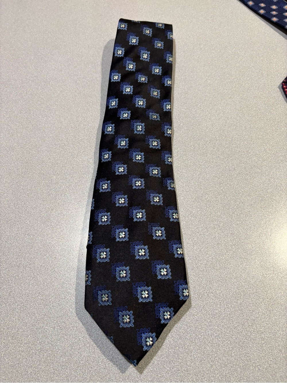 Canali-Tie-Blue Floral Geometric Pattern